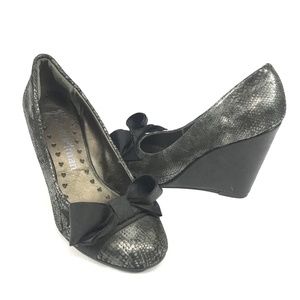 LIBBY EDELMAN WOMENS WEDGE HEELS SZ 6M CROC PRINT